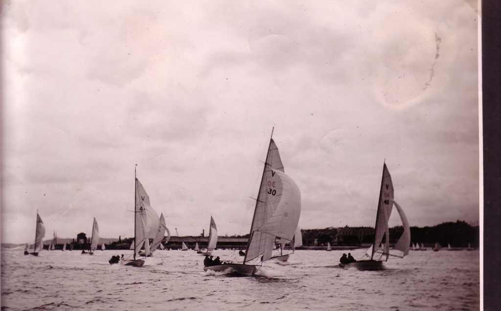 Luiyana (V 30) 18ft mullet boat © Gladwell Collection richardgladwell.com