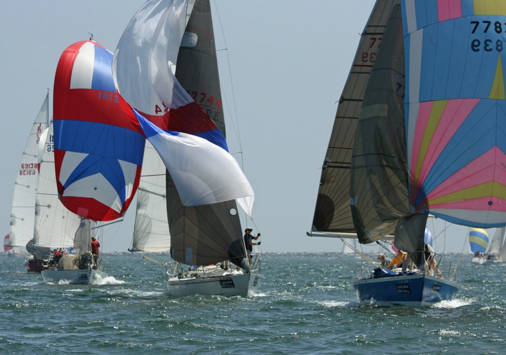 J/29s sail downwind toward the finish line in Sunday’s race © Rich Roberts http://www.UnderTheSunPhotos.com