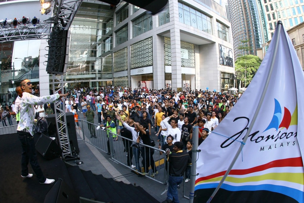 Nonsoon Cup 2008 Concert crowd © Gareth Cooke Subzero Images/Monsoon Cup http://www.monsooncup.com.my