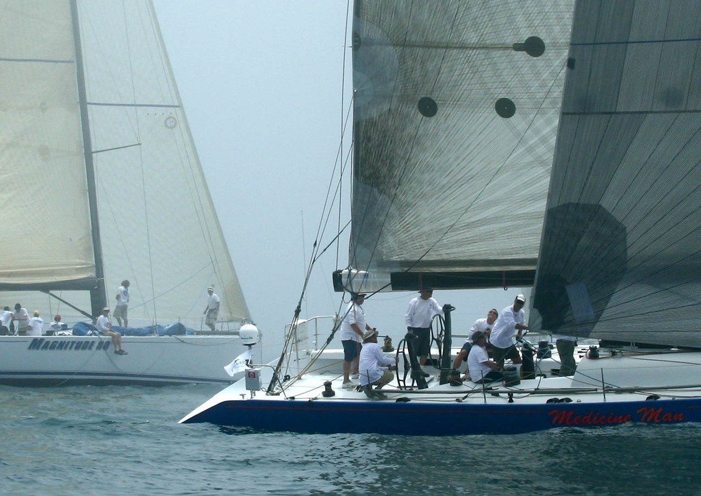Keith Ives drives Medicine Man into early lead on Magnitude 80  - Tahiti Race 2008  © Rich Roberts http://www.UnderTheSunPhotos.com