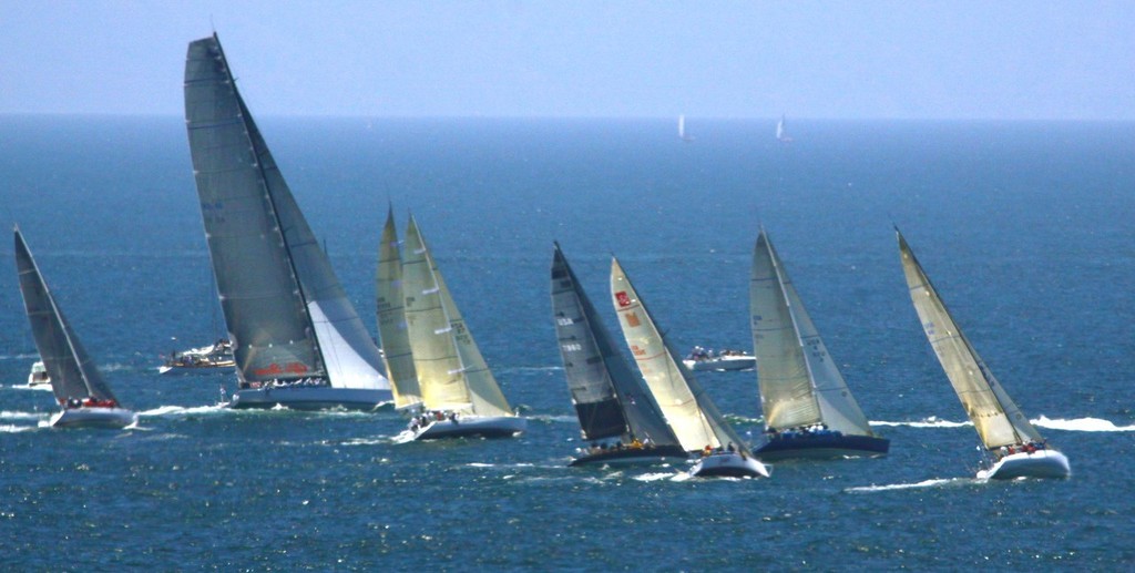 Alfa Romeo dominates the start of Transpac 09 © Rich Roberts http://www.UnderTheSunPhotos.com