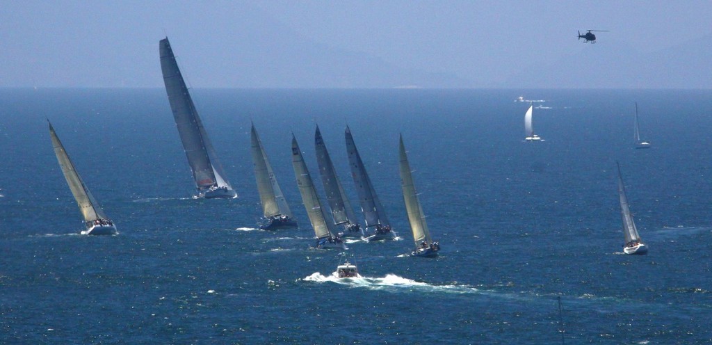 Alfa Romeo is off and away after a pin end start to Transpac 09.  © Rich Roberts http://www.UnderTheSunPhotos.com