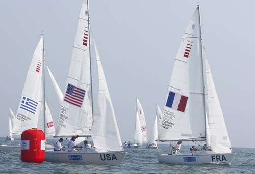 Rick DOERR, Bill DONOHUE and Tim ANGLE of the USA and France’s Bruno JOURDREN, Jerve LARHANT and Nicolas VIMONT-VICARY compete on Day 2 of the Paralympics in Qingdao © Sailing2008.com