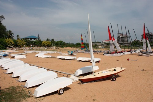 Oppies on the beach at OMYC © Infinity Communications & Consultant
