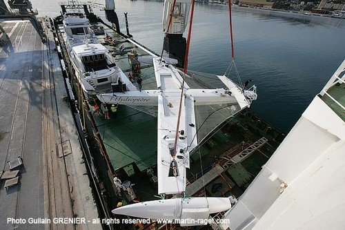 L’Hydroptère unloaded in Toulon, France © Gulain Grenier http://www.martin-raget.com
