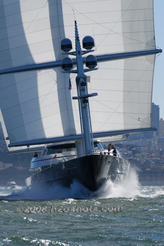 Maltese Falcon enters San Francisco  © Erik Simonson/ h2oshots.com