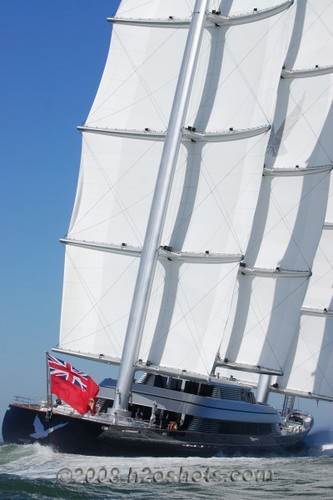 Maltese Falcon enters San Francisco  © Erik Simonson/ h2oshots.com