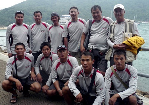 Adam Ng (2nd right, back row) and the crew of Microlab Moonlight Shadow © Guy Nowell http://www.guynowell.com