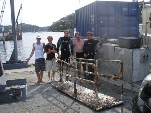 The Spit Clean up Australia Day Team retrieve ramp from the sea bed. © d'Albora Marinas http://www.dalboramarinas.com.au