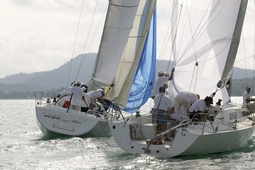 Just a bit of breeze - Asia Spirit and Ruby Tuesday - Evason Phuket Raceweek 2007 © Guy Nowell http://www.guynowell.com