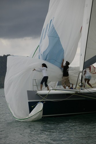 Evason Phuket Raceweek 2007 - don’t run over the kite! (Chameleon) © Guy Nowell http://www.guynowell.com