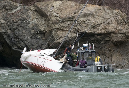 Savage Beauty on the rocks in San Francisco - now stuck fact, the rest of the crew get off - she broke up within the hour. © Erik Simonson/ h2oshots.com