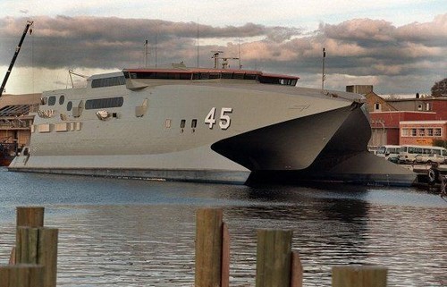 HMAS Jervis Bay © SW