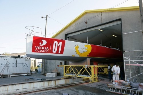  The first in the series for Veolia Oceans® de la SolOcéane, emerges from the building shed in Caen. © Jean-Marie Liot - SailingOne www.sailingone.com