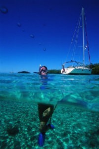 Snorkelling in the Whitsundays © Sunsail www.sunsail.com.au