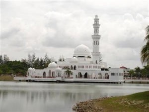 Terengganu floating Mosque © SW