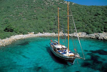 Gulet at anchor © Mariner Boating Holidays http://www.marinerboating.com.au