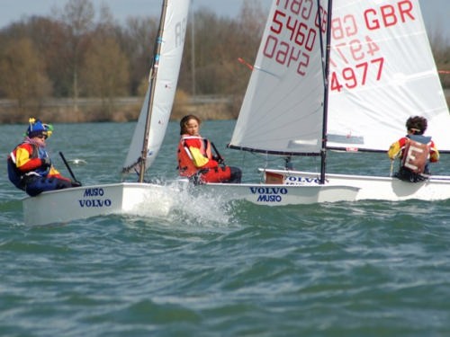 Team racing at Burghfield SC © Optimist