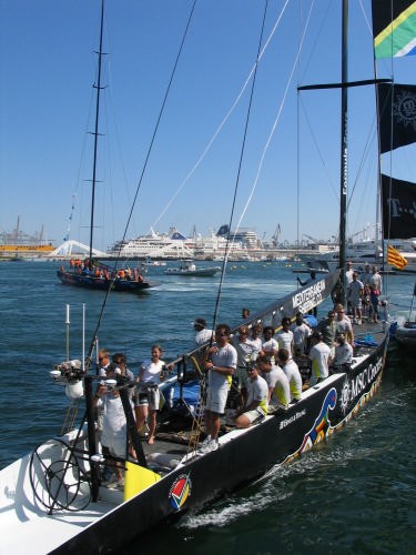 Team Shosholoza docks for the final time in the 2007 America’s following a win over the French AREVA challenge in the final flight of races of Round Robin 2 of the Louis Vuitton Cup that puts the South Africans seventh overall on the challengers standings.<br />
 © Peter Goldman