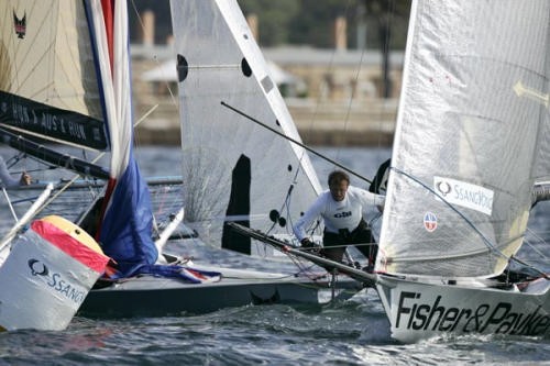 Fisher & Paykel comes to mark  2006 JJ Giltinan ©  Andrea Francolini Photography http://www.afrancolini.com/