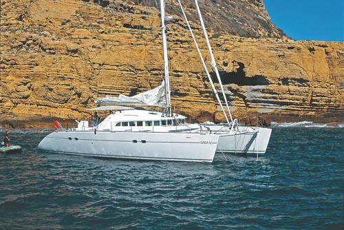 Lagoon 570 at anchor © Media Services