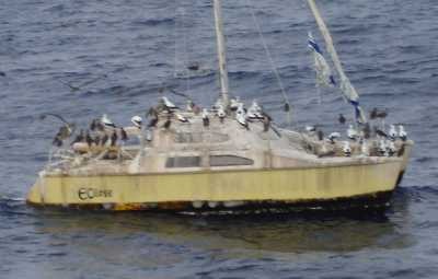 Richard Woods abandoned catamaran © SW