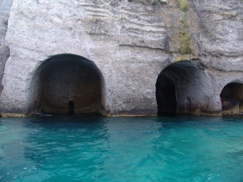 Roman fish caves at Ponza © Ian & Andrea Treleaven
