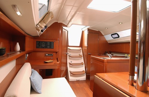 Oceanis luxury interior  © Vicsail - copyright http://www.vicsail.com