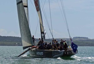 The Emirates TNZ spinnaker pole breaks Louis Vuitton Pacific Series - Practice - 22 January 2009 photo copyright Richard Gladwell www.photosport.co.nz taken at  and featuring the  class