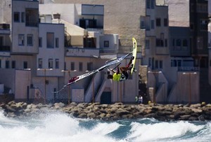 Iballa Moreno back loop - 2009 Gran Canaria PWA Grand Slam - Day 3 photo copyright  John Carter / PWA http://www.pwaworldtour.com taken at  and featuring the  class