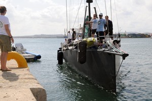 Delta Lloyd arrives into Alicante. Photo: Dave Kneale/Volvo Ocean Race
 photo copyright Volvo Ocean Race http://www.volvooceanrace.com taken at  and featuring the  class