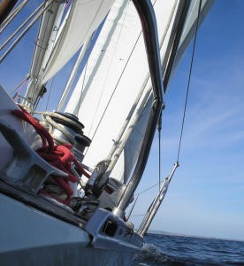 Fresh winds and away she goes ©  SW
