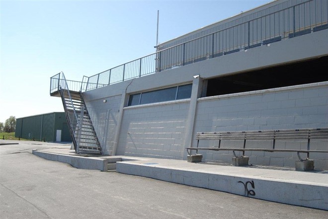 Twisted clubhouse at Kerrs Reach  © SW