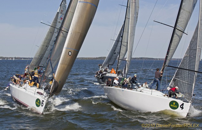 4 NIGHTSHIFT Kevin McNeil<br />
6 SEAWOLF US Naval Academy<br />
before the offset mark<br />
2010 Rolex Farr 40 North American Championship,<br />
Annapolis MD, USA © Daniel Forster http://www.DanielForster.com
