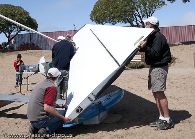 Piecing together the wing assembly © Erik Simonson/ pressure-drop.us http://www.pressure-drop.us