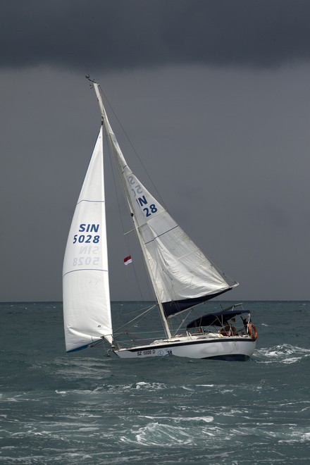 Neptune Regatta 2011. Wysiwyg rolls across the line. © Guy Nowell http://www.guynowell.com