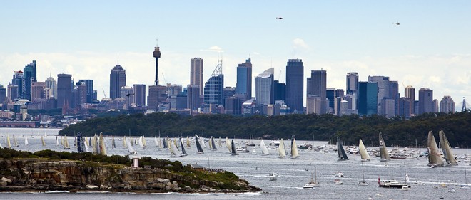 Start of 2009 Rolex Sydney Hobart Race from Sydney Harbour ©  Rolex / Carlo Borlenghi http://www.carloborlenghi.net