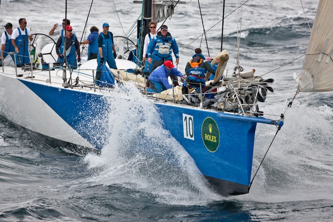 WILD THING, Sail n: M 10, Owner: Grant Wharington, State: QLD, Division: IRC, Design: Jones 98 <br />
Rolex Sydney Hobart Yacht Race start ©  Rolex / Carlo Borlenghi http://www.carloborlenghi.net