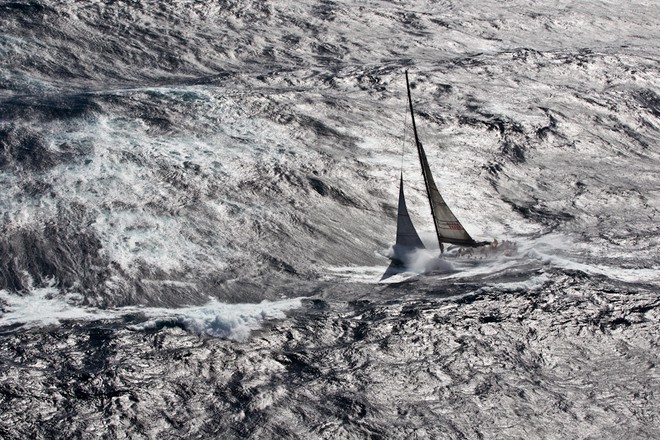 LIMIT, Sail n: 98888, Owner: Alan Brierty, State: WA, Division: IRC & ORCi, Design: Reichel-Pugh 62 - Rolex Sydney Hobart ©  Rolex / Carlo Borlenghi http://www.carloborlenghi.net