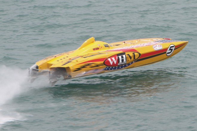’WHM Motorsports’, Jason Muller driving, Bill Mauff on throttles, out to claim a chequered flag in Superboat Unlimited.  © Rodrick Cox