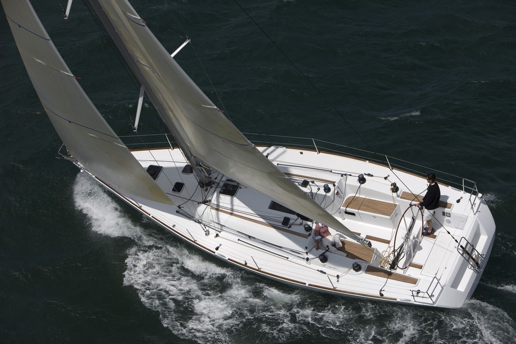 First 40   © Beneteau-Vicsail .