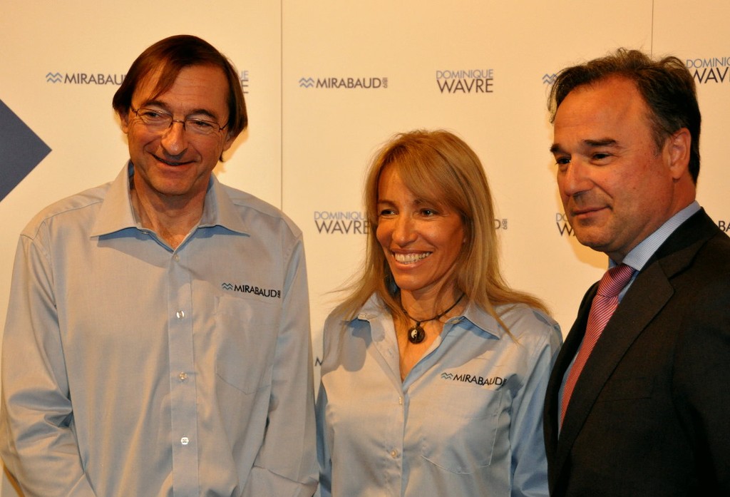 Dominique Wavre and his co-skipper Michèle Parret with Antonio Palma, CEO of Mirabeaud © Jean Philippe Jobé