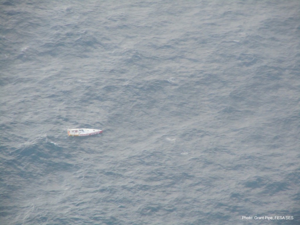 Wild Eyes rendezvous, Southern Ocean, 12 June 2010 © SW