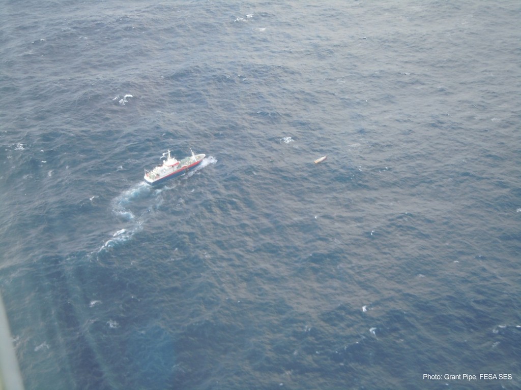 Wild Eyes rendezvous, Southern Ocean, 12 June 2010 © SW
