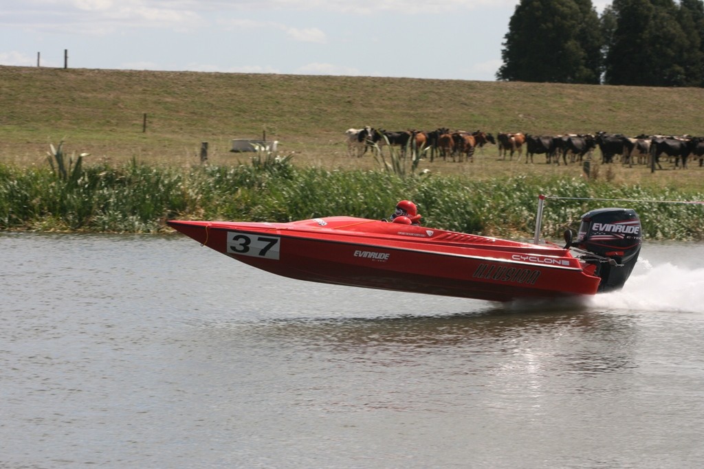 The Evinrude-powered Illusion takes the King of the Rivers water ski race title during the Twin Rivers race in Paeroa - Twin Rivers water ski race © Faye Christensen