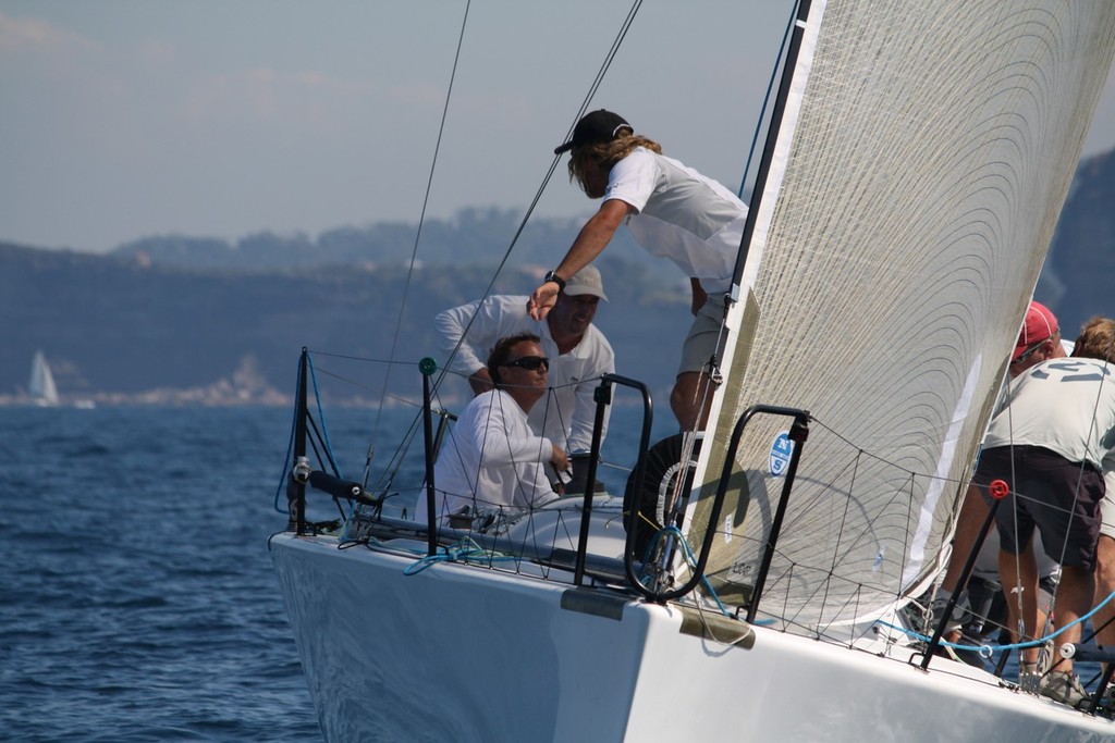 The crew concentrate aboard K2 under the watchful eye of Kirwan Robb - 2010 Farr 30 Australian Championship &copy; Tom Spithill