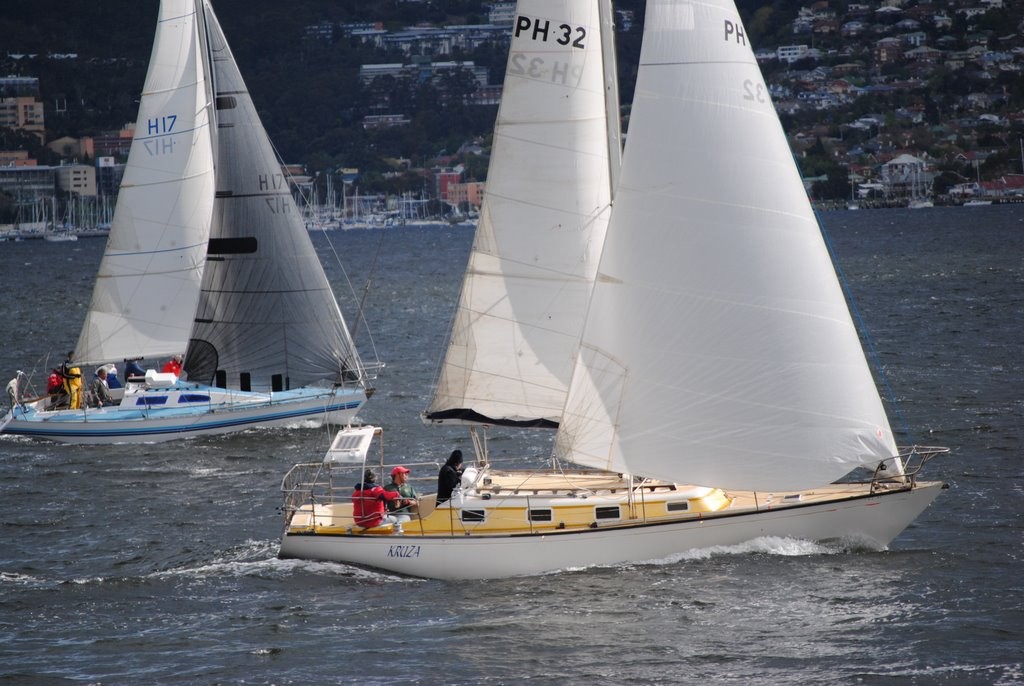 Kruza (Adrian Petersen) placed third in Division 3 of the Bellerive Yacht Club’s opening pennant racing, while Kamehameha (Frank Chatterton) rced in the Half Ton division - Bellerive Yacht Club opening pennant day  ©  Andrea Francolini Photography http://www.afrancolini.com/