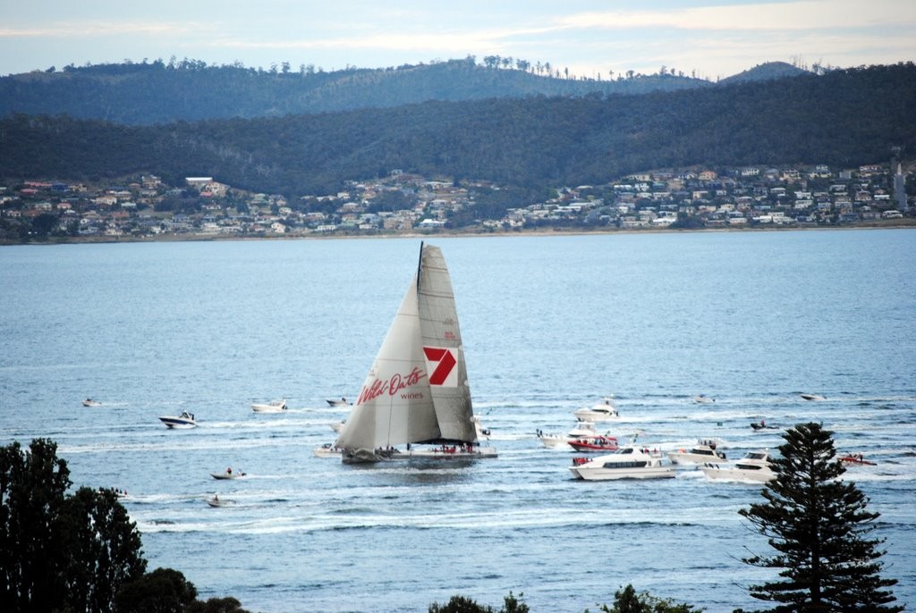 Wild Oats XI nearing finish ©  Andrea Francolini Photography http://www.afrancolini.com/