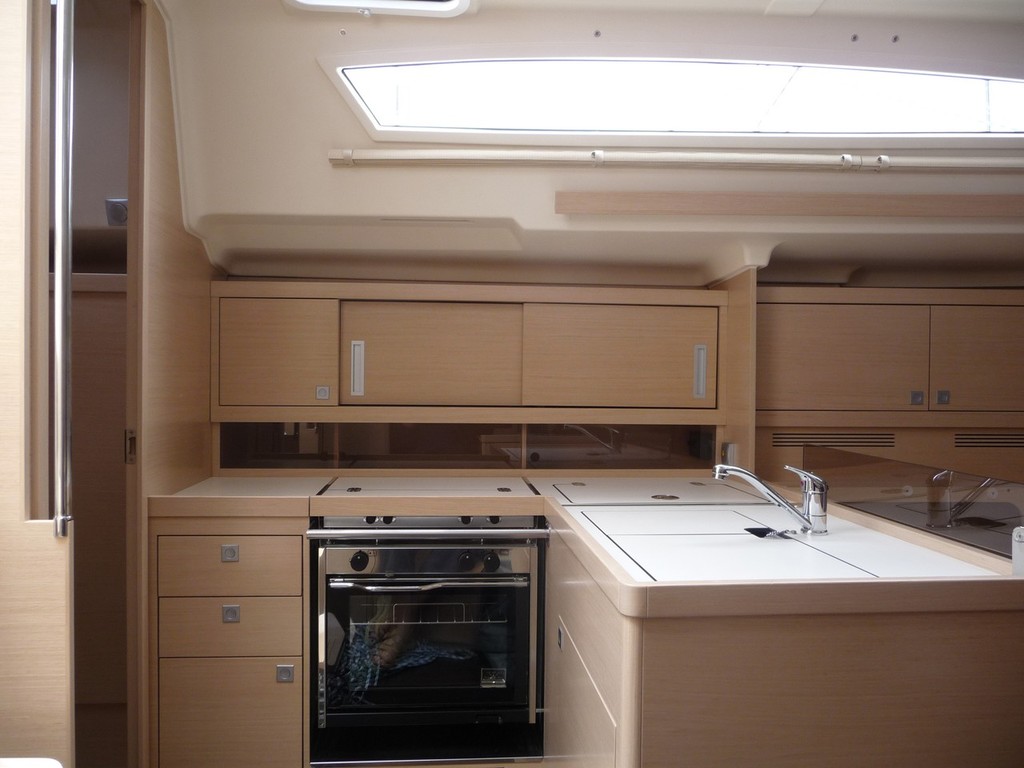 Elan 350 fine craftsmanship throughout interior © Gael Moldan
