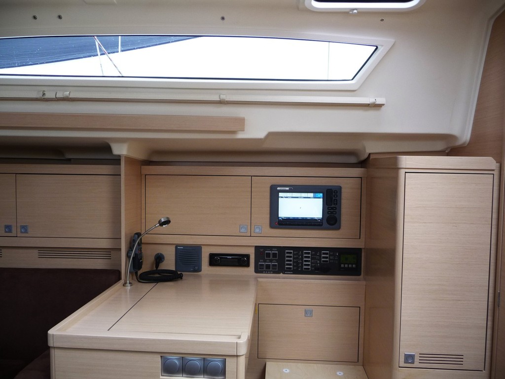 Elan 350 detailing  © Gael Moldan